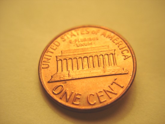 2000-Lincoln-Memorial-Cent-Stuck-Through-Cloth?